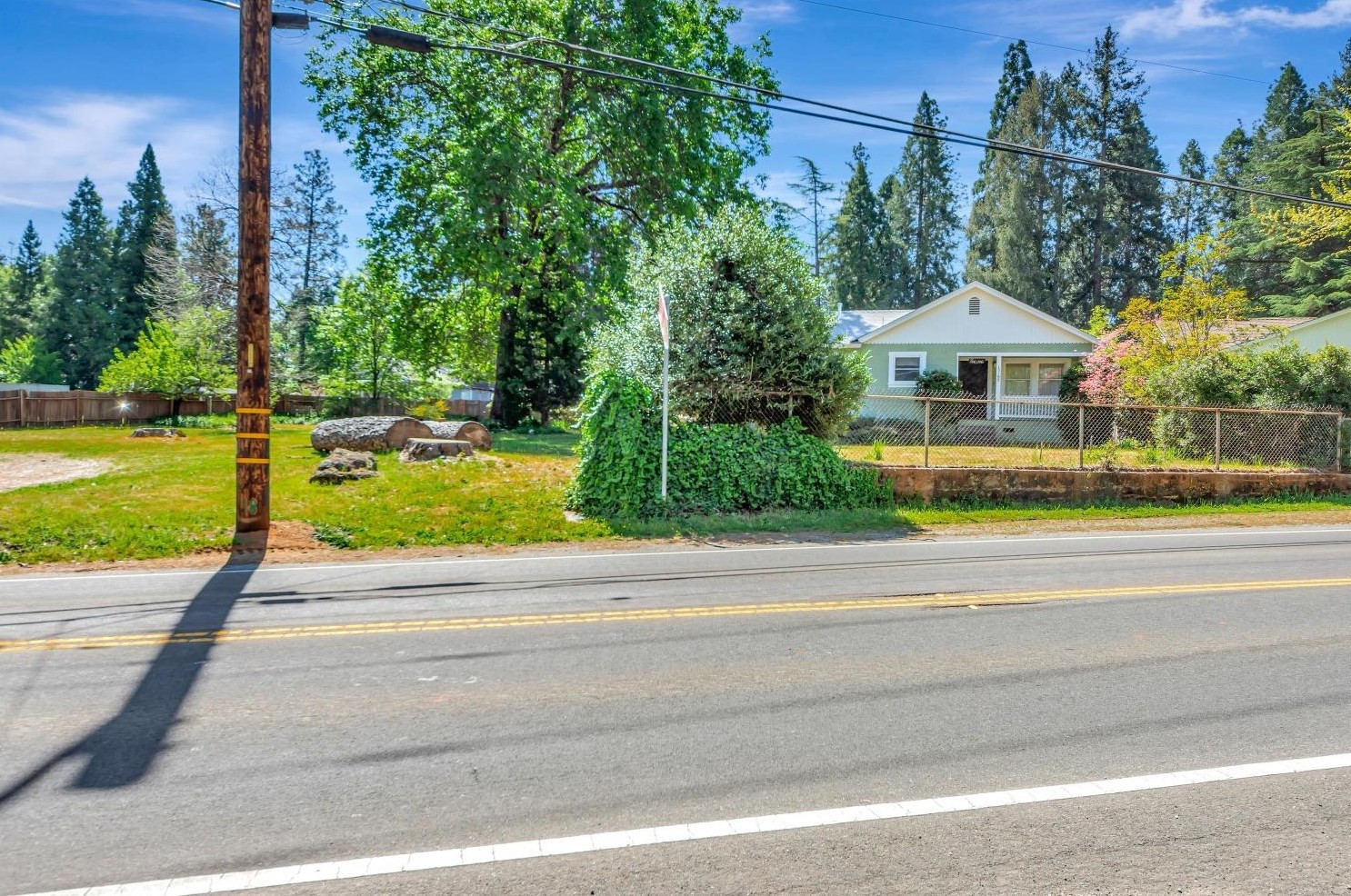 13195 Ridge Rd, Grass Valley CA  95945-4819 exterior