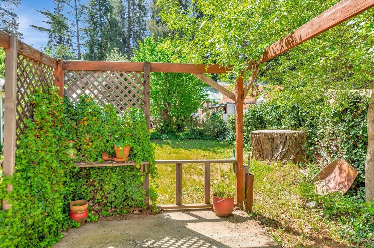 13195 Ridge Rd, Grass Valley CA  95945-4819 exterior