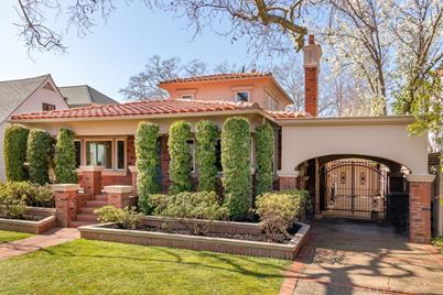 920 46th Street - Photo 1