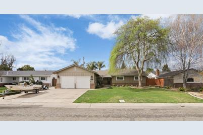 327 Bella Vista Dr, Lodi, CA 95242 - MLS 222026161 - Coldwell Banker