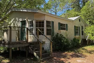 6709 Betty Ln, Navarre, FL 32566 - Photo 5