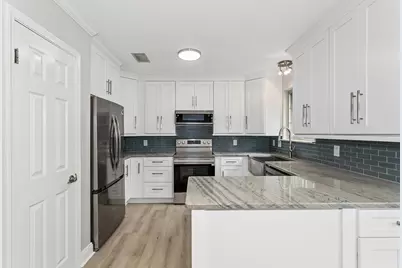 312 Florida Avenue, Gulf Breeze, FL 32561 - Photo 3