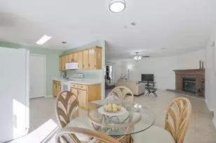 5708 Bentley Cir, Milton, FL 32570 - Photo 9