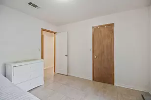 5708 Bentley Cir, Milton, FL 32570 - Photo 17