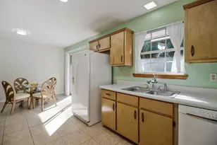 5708 Bentley Cir, Milton, FL 32570 - Photo 3