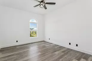 21 E Galvez Ct, Pensacola Beach, FL 32561 - Photo 27