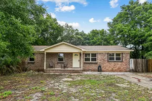 4572 Kelly Ln, Gulf Breeze, FL 32563 - Photo 1
