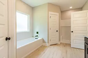 7727 Piper Cir, Milton, FL 32583 - Photo 29