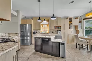 921 Shalimar Point Dr, Shalimar, FL 32579 - Photo 1