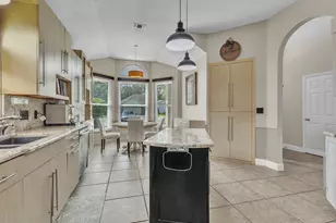 921 Shalimar Point Dr, Shalimar, FL 32579 - Photo 9