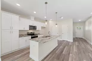 8179 Segura St, Navarre, FL 32566 - Photo 11