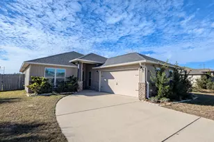 2401 Spur Ln, Gulf Breeze, FL 32563 - Photo 1