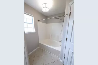 9516 Brentwood Boulevard, Navarre, FL 32566 - Photo 13