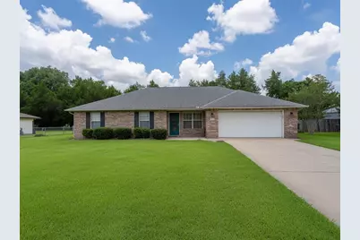 117 Twin Oak, Crestview, FL 32536 - Photo 1