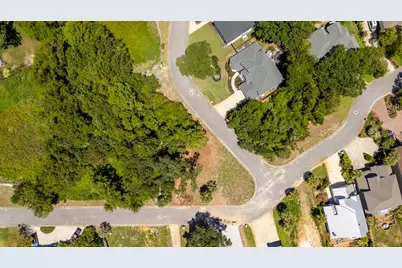 1717 Magnoila Drive, Navarre, FL 32566 - Photo 9
