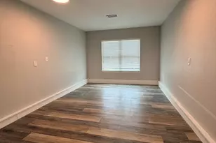 2064 Government Ct, Gulf Breeze, FL 32563 - Photo 9