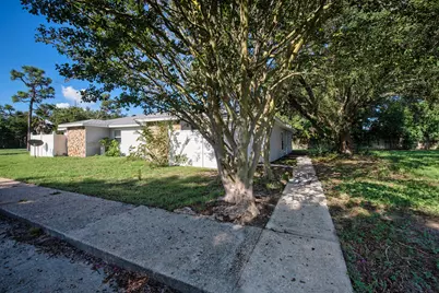 1555 Green Briar Parkway #4, Gulf Breeze, FL 32563 - Photo 1