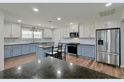 2208 Smallwood Drive, Navarre, FL 32566 - Photo 3