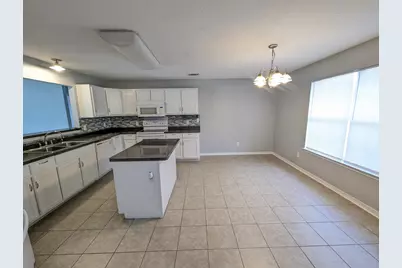 8601 Laredo Street, Navarre, FL 32566 - Photo 7