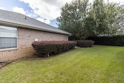 2410 Ennis Court, Navarre, FL 32566 - Photo 47