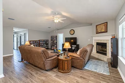 2410 Ennis Court, Navarre, FL 32566 - Photo 5