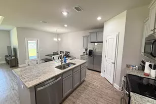 650 Teal St, Crestview, FL 32539 - Photo 7