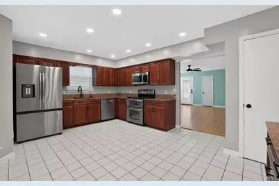 402 Sandy Ridge Circle, Mary Esther, FL 32569 - Photo 5