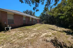 2037 Hawthorne Dr, Navarre, FL 32566 - Photo 29