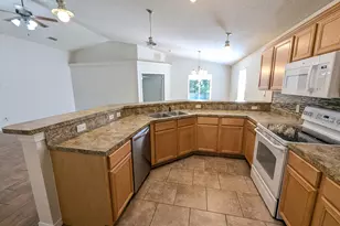 2070 Catline Cir, Navarre, FL 32566 - Photo 7