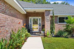 1028 Steel Ct, Milton, FL 32583 - Photo 3