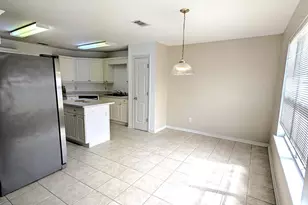 7205 Antoinette Cir, Navarre, FL 32566 - Photo 7