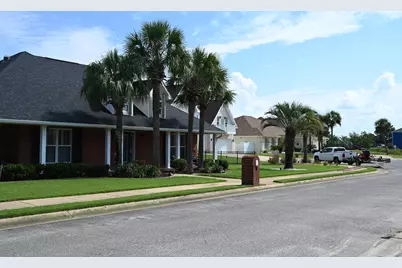 1726 Villa Vizcaya Drive, Navarre, FL 32566 - Photo 13