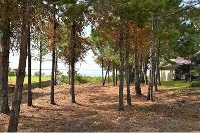 1726 Villa Vizcaya Drive, Navarre, FL 32566 - Photo 5
