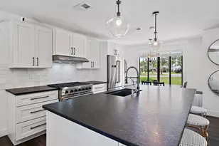 89 W Country Club Dr, Destin, FL 32541 - Photo 5