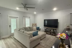 105 Pentecost Wy, Fort Walton Beach, FL 32547 - Photo 3