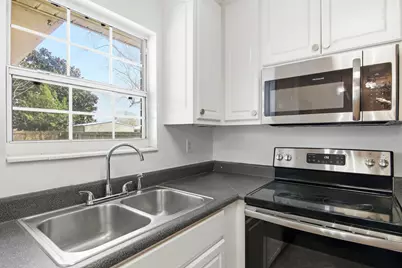 105 S Kimbrel Avenue, Panama City, FL 32404 - Photo 9