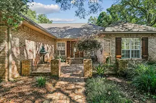 2437 W Bayshore Rd, Gulf Breeze, FL 32563 - Photo 1