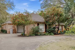 2437 W Bayshore Rd, Gulf Breeze, FL 32563 - Photo 49