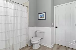 2437 W Bayshore Rd, Gulf Breeze, FL 32563 - Photo 29
