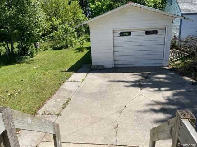 1627 Alpha St, Lansing MI  48910-1801 exterior