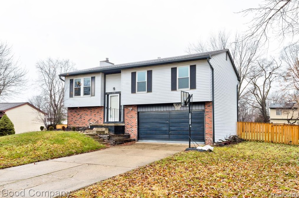 23581 Nilan Dr, Novi MI  48375-3632 exterior