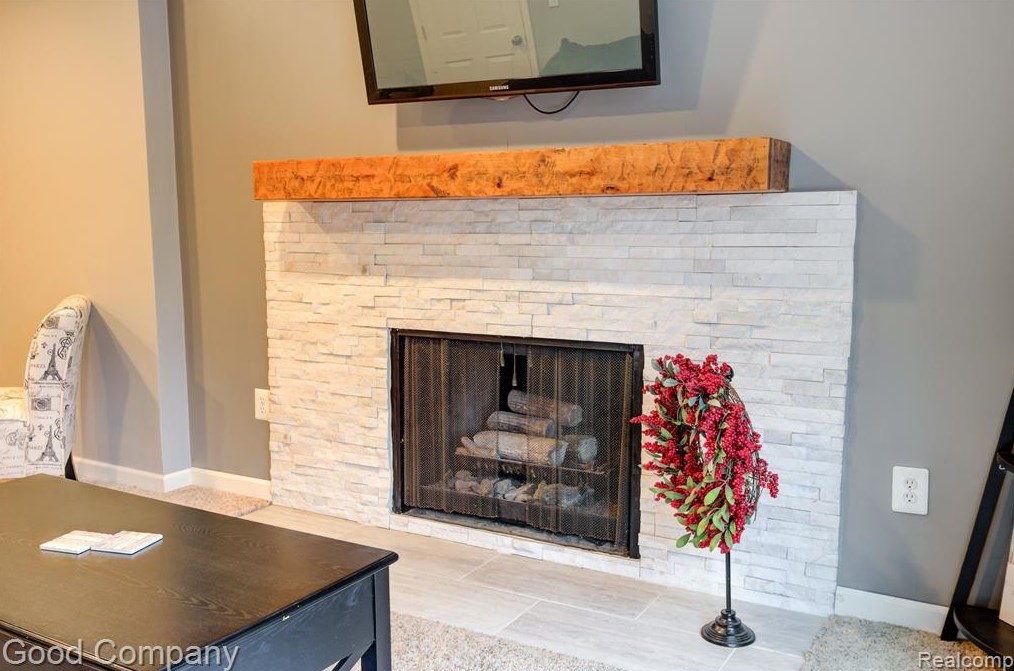23581 Nilan Dr, Novi MI  48375-3632 exterior