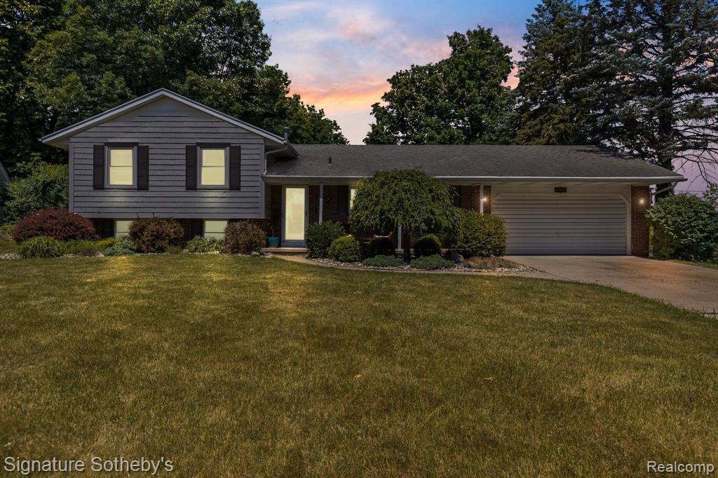 6916 Toboggan Ln, Delta Twp, MI 48917 MLS 20221024558 Coldwell Banker