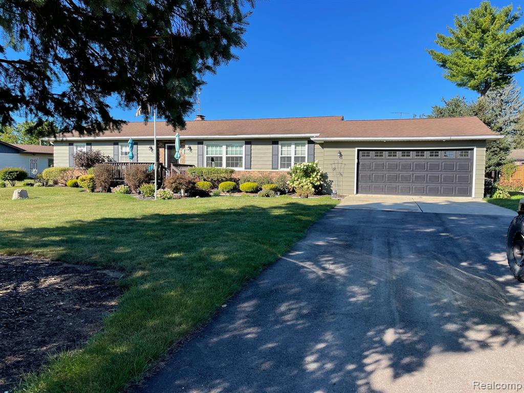 1124 Vivian Dr, Lapeer Twp, MI 48446 - MLS 20221044760 - Coldwell Banker