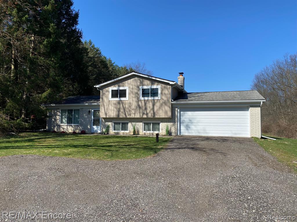 630 Grange Hall Rd, Groveland Twp, MI 48462 - MLS 20230028539 ...