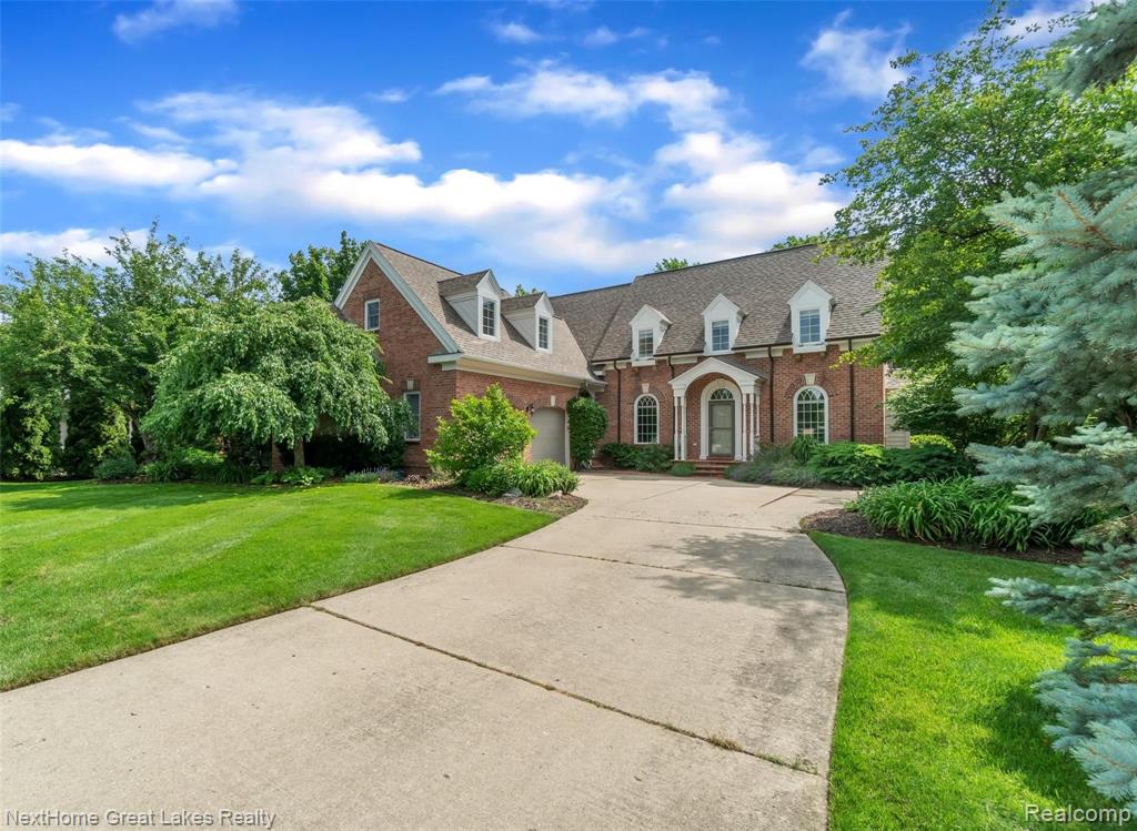 2004 Walmar Dr, Delta Twp, MI 48917 MLS 2210051627 Coldwell Banker