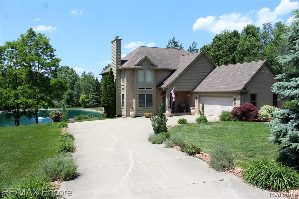 2340 High Meadows Dr, Brandon Twp, MI 48462 MLS 2210058241 Coldwell Banker