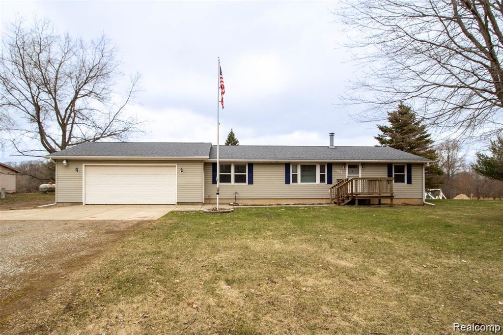 4951 Laur Rd, Deerfield Twp, MI 48461 - MLS 2220023954 - Coldwell Banker