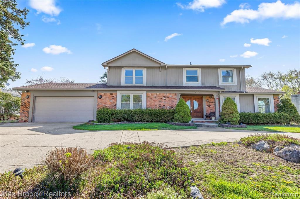 5567 Swan Lake Dr, West Bloomfield Twp, MI 48322 - MLS 2220027939 ...