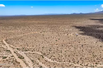 6705 E Red Barrel Rd, Yucca, AZ 86438 - Photo 43